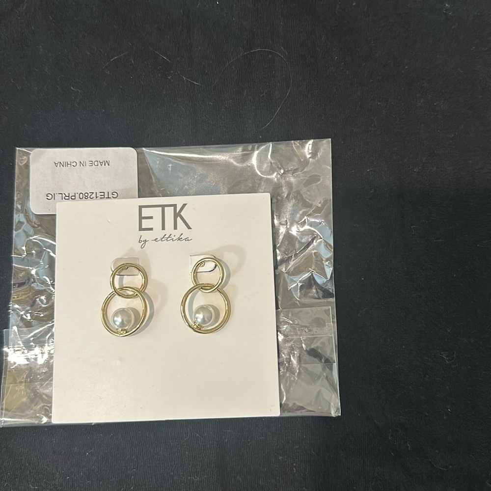 Ettika hoop earnings with pearl gold plated